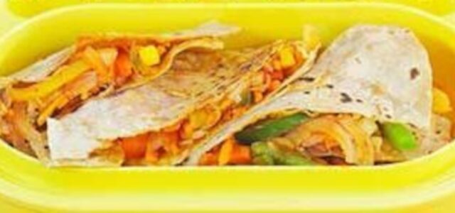 LuvMyRecipe.com - Bell Pepper And Cheese Rotis Featured