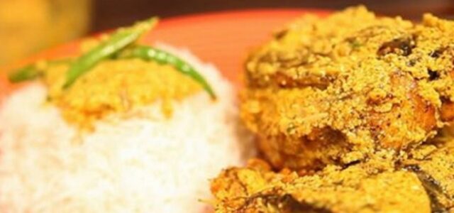 LuvMyRecipe.com - Bengali Fish Curry: Shorshe Ilish (Mustard Hilsa) Featured