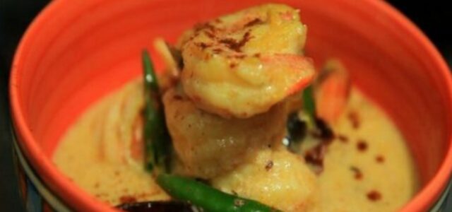 LuvMyRecipe.com - Bengali Prawn Curry Featured