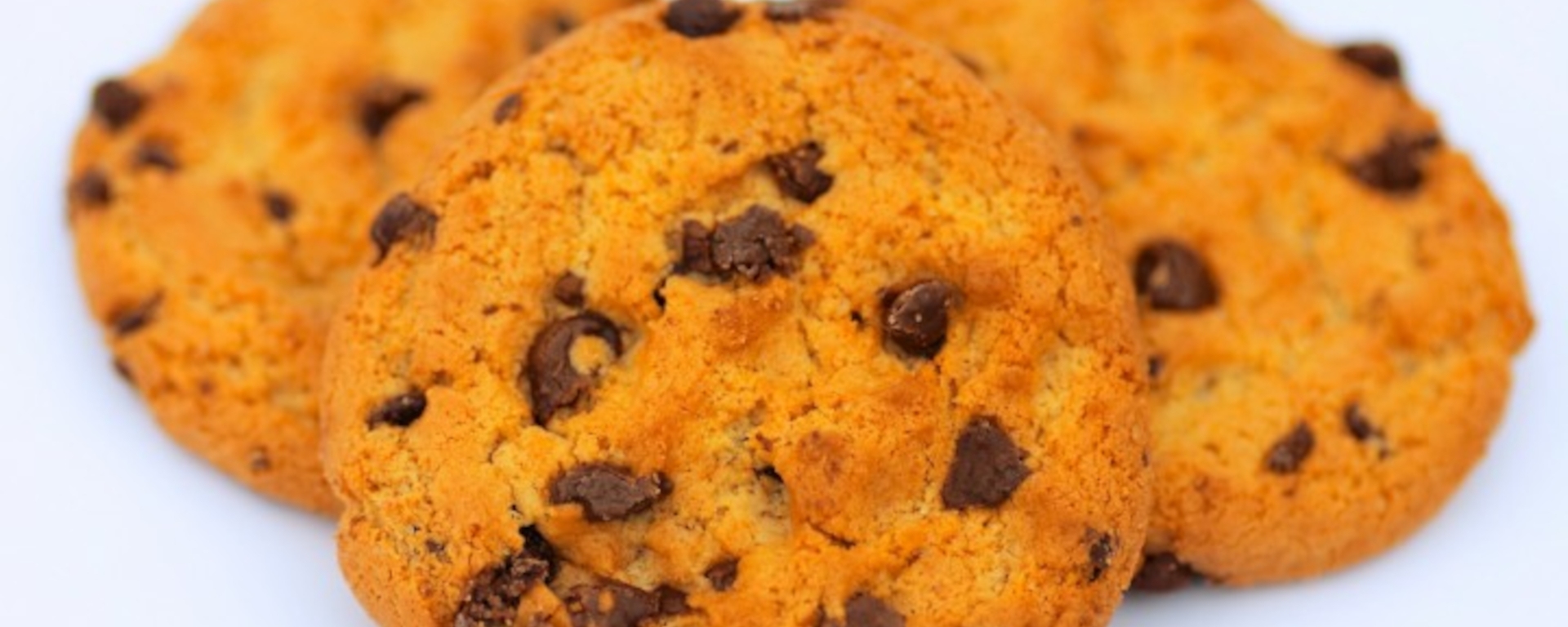 LuvMyRecipe.com - Egg-free & Grain Free Peanut Butter Choc Chip Cookies Featured