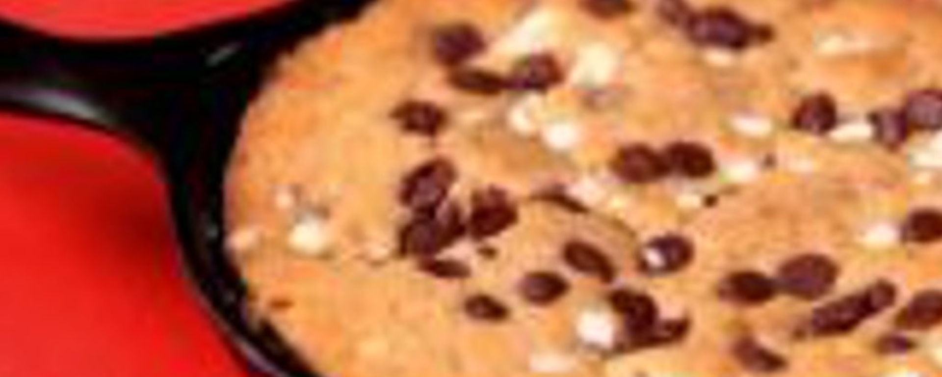 LuvMyRecipe.com - Fudgy Chocolate Chip Skillet Cookie Featured