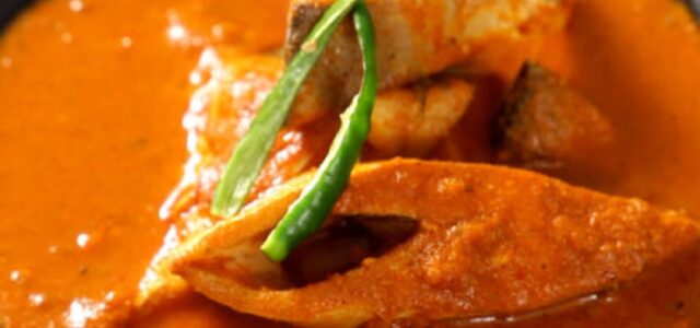 LuvMyRecipe.com - Goan Pomfret Ambotik Featured