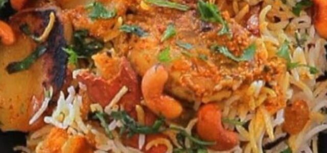LuvMyRecipe.com - Kolhapur Chicken Biryani Featured