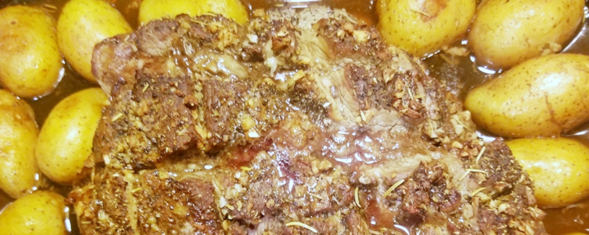 LuvMyRecipe.com - Perfect Leg of Lamb with Roasted Golden Potatoes Featured