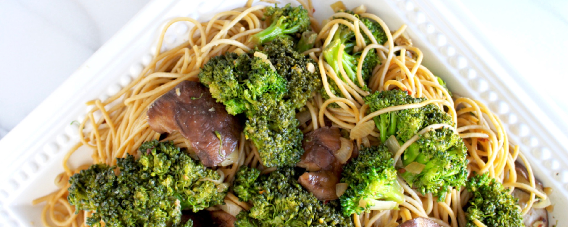 LuvMyRecipe.com - Shitake Broccoli Noodles Featured