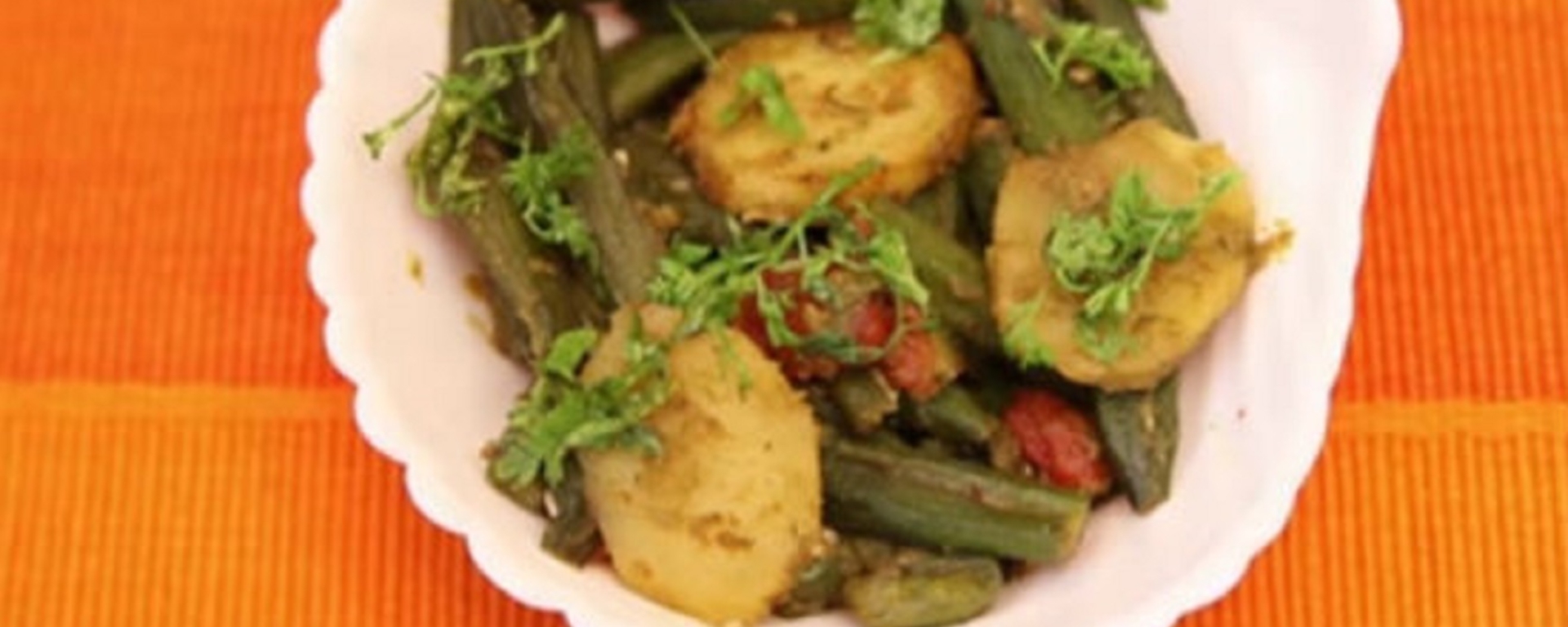 Sindhi Bhindi Aloo In Green Masala