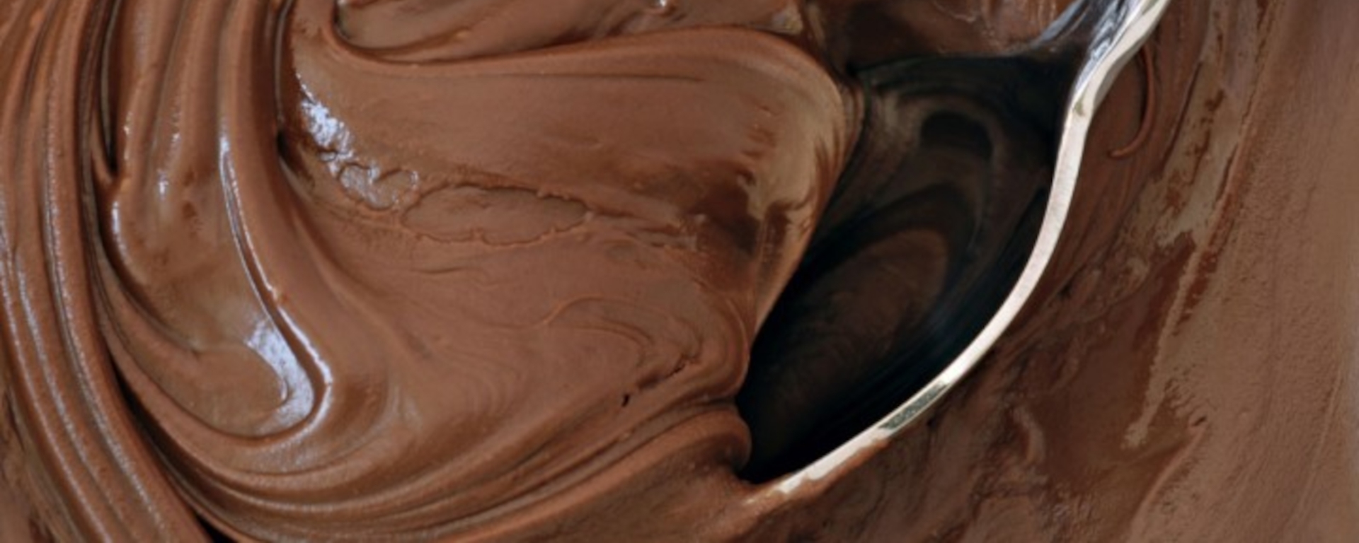 LuvMyRecipe.com - Chocolate Frosting Featured