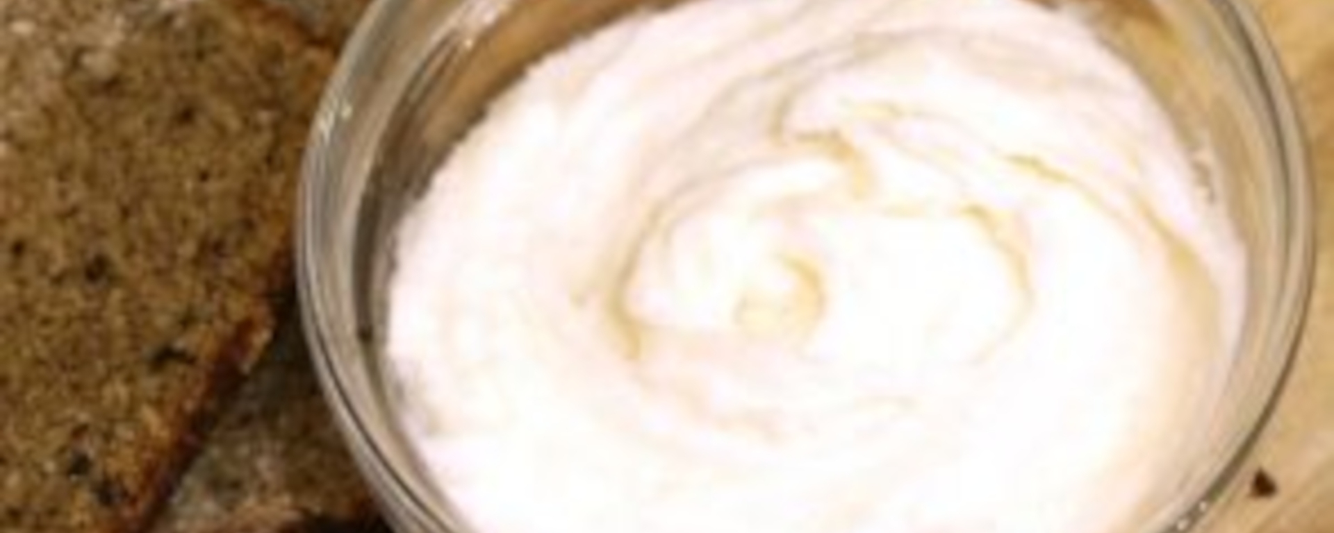 LuvMyRecipe.com - Cream Cheese Frosting Featured