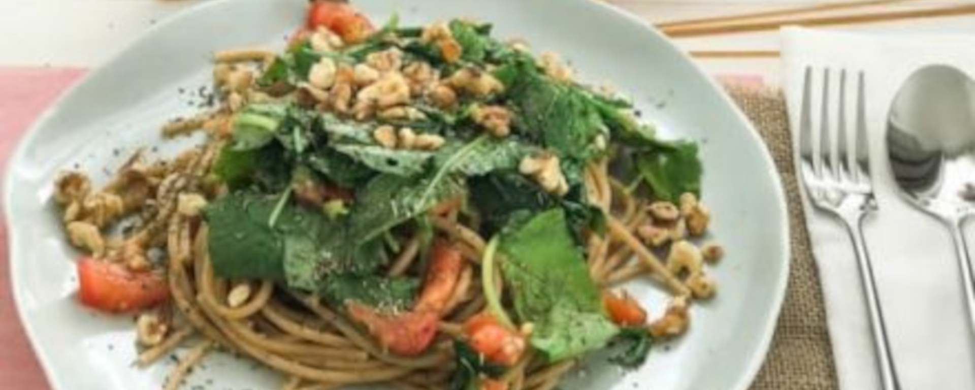 Noodles with Tomato, Spinach and Walnuts