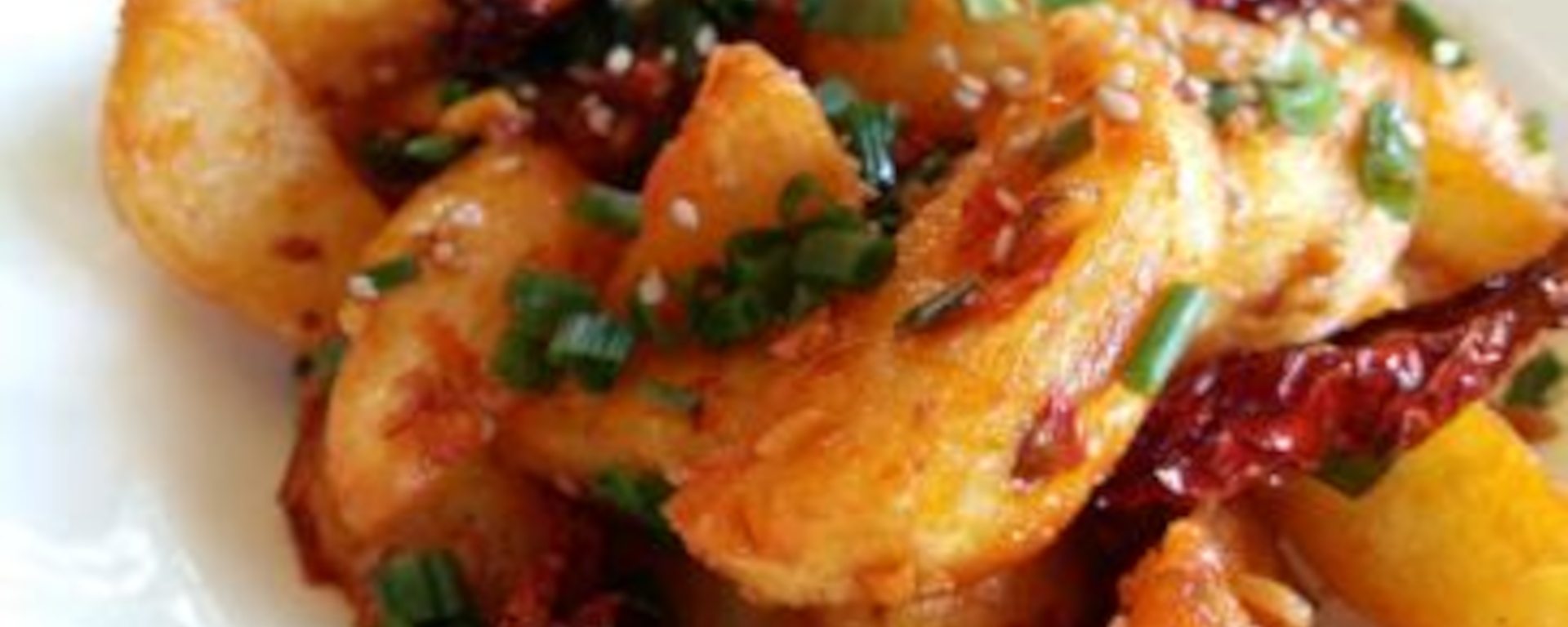 LuvMyRecipe.com - Crispy Fried Schezwan Potatoes featured